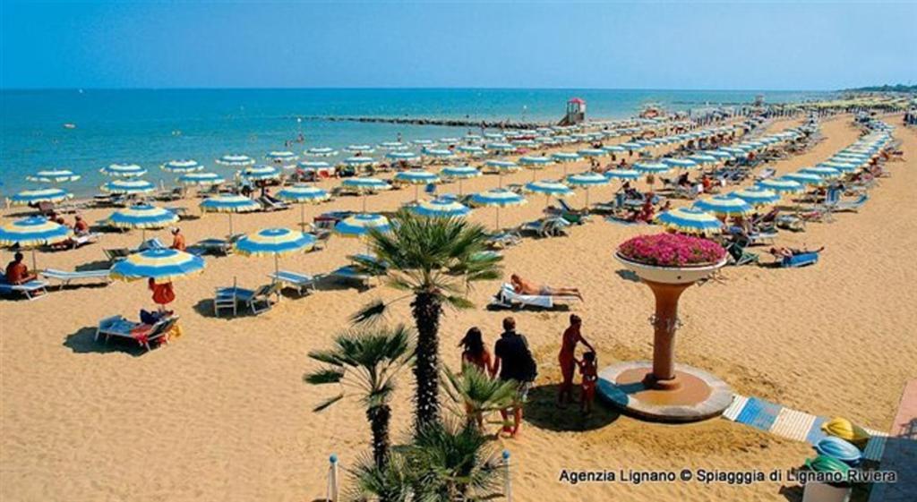 Lignano Riviera Villa Economica Lignano Sabbiadoro Exteriér fotografie